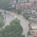 sp:-chuva-deixa-alagamentos,-carros-arrastados-e-pessoas-desaparecidas