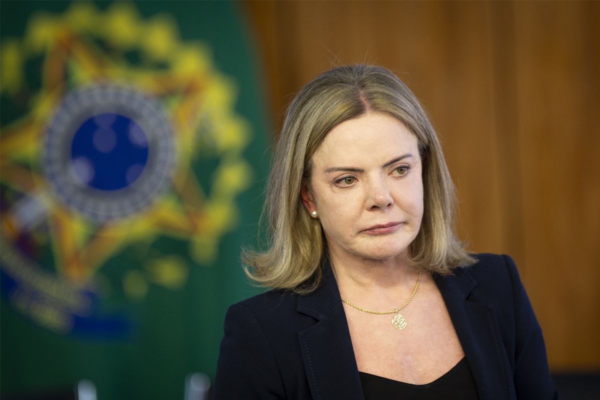 gleisi-deve-deixar-ministerio-para-disputa-ao-senado-a-pedido-de-lula