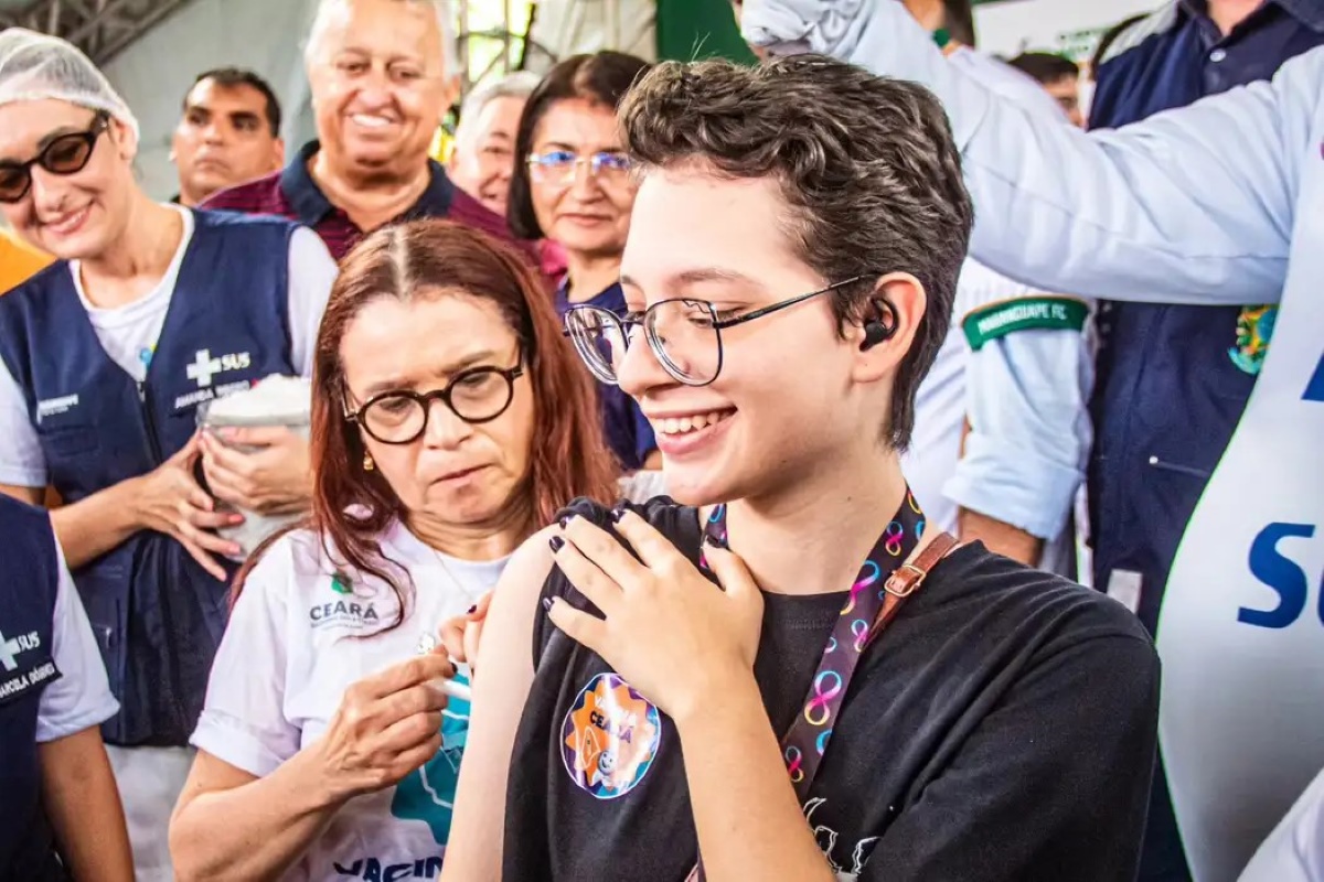 cidades-do-ce-e-mg-iniciam-vacinacao-contra-dengue-com-dose-unica