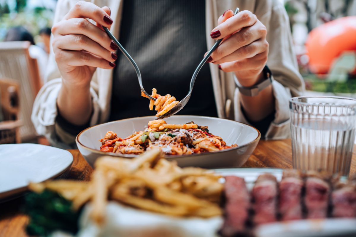 quantas-vezes-comer-por-dia?-nutrologa-revela-as-melhores-estrategias
