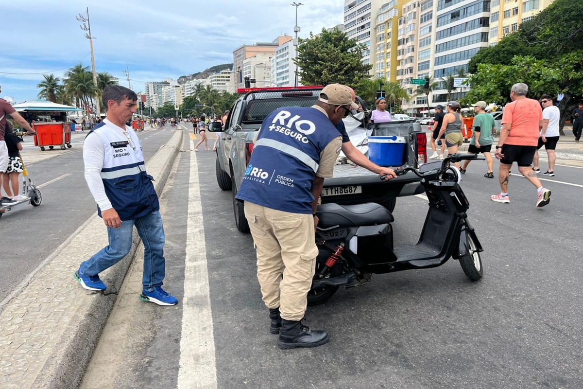 som-alto-e-prisao:-11-toneladas-de-produtos-apreendidos-na-orla-do-rio