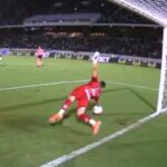 gabriel-brazao-pega-penalti,-mas-santos-leva-empate-do-guarani-no-fim