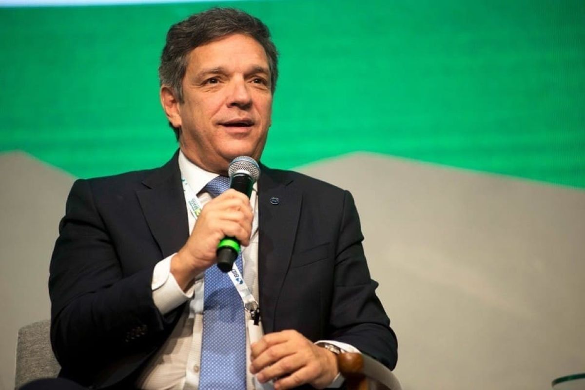 sp-paga-r$-42-mil-em-passagem-para-secretario-ir-a-evento-em-cambridge