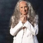 maria-bethania-celebra-60-anos-de-carreira-com-show-vibrante