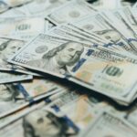 dolar-fecha-em-leve-queda-com-falas-de-haddad-e-novas-ameacas-de-trump