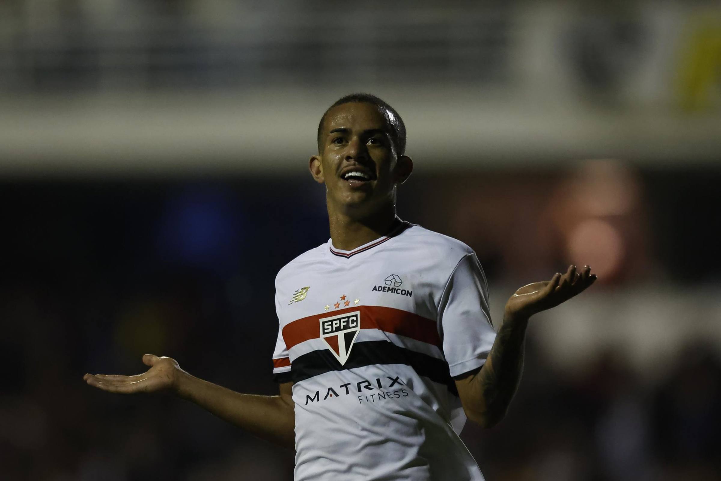 com-gol-do-meio-de-campo,-sao-paulo-elimina-botafogo-na-copinha