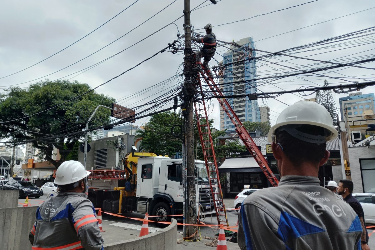 enel-ignora-justica-e-deixa-sem-energia-predio-entregue-ha-6-meses