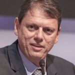 moraes-autoriza-tarcisio-a-visitar-bolsonaro-na-prisao-na-quinta-feira