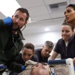 medicos-explicam-o-que-e-erecao-permanente,-vista-na-serie-the-pitt