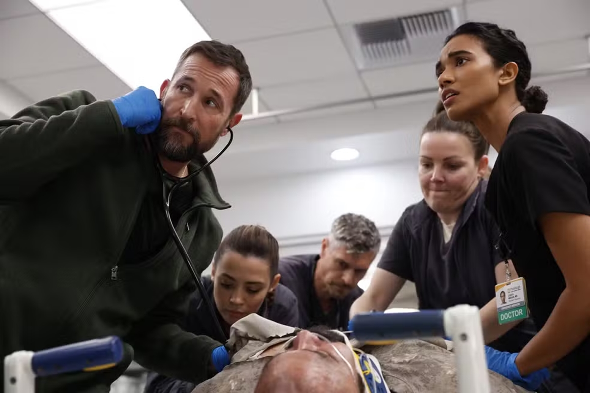 medicos-explicam-o-que-e-erecao-permanente,-vista-na-serie-the-pitt
