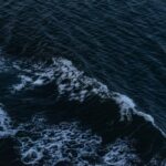 cientistas-identificam-“ondas-escuras”-que-deixam-os-oceanos-sem-luz