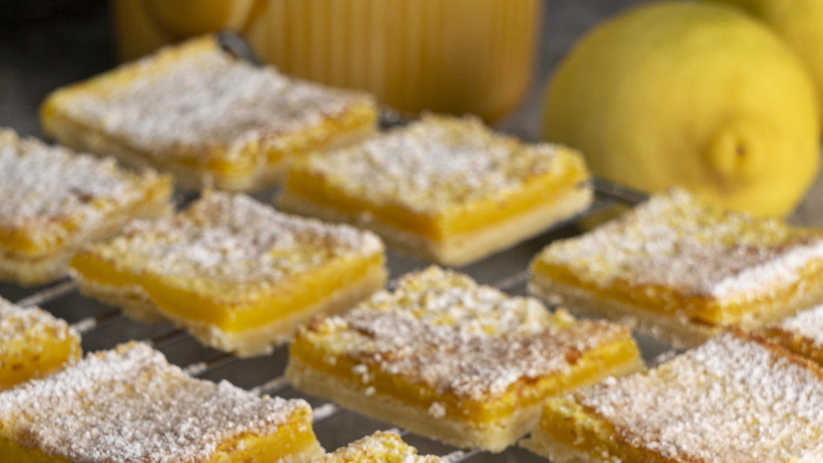 brownie-de-limao:-sobremesa-refrescante-e-uma-explosao-de-sabor