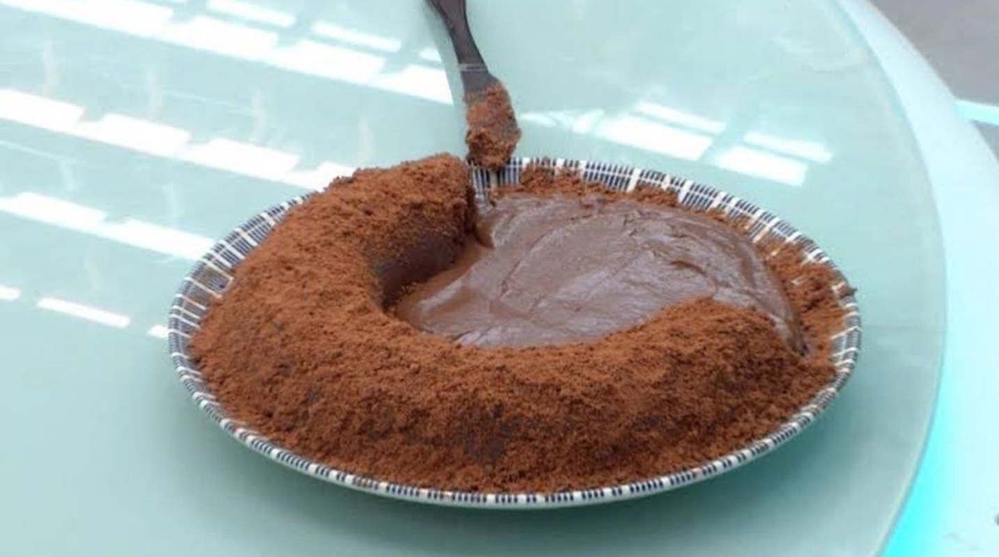 treta-sarah-x-juliette:-aprenda-receitas-para-nao-faltar-calda-no-bolo