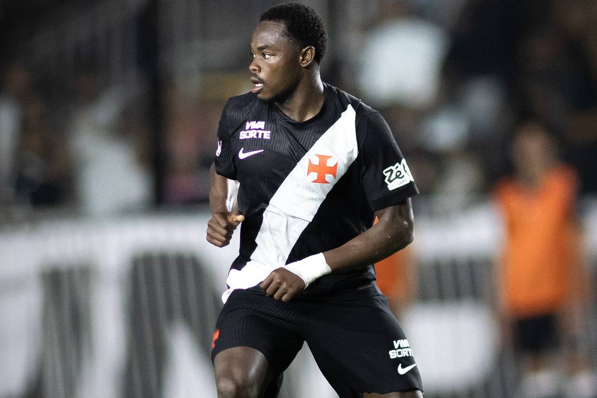 vasco-vende-leandrinho-e-acerta-compra-do-atacante-andres-gomez