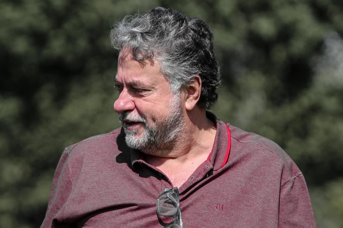 “renuncia-nao-representa-confissao”,-diz-julio-casares-em-comunicado