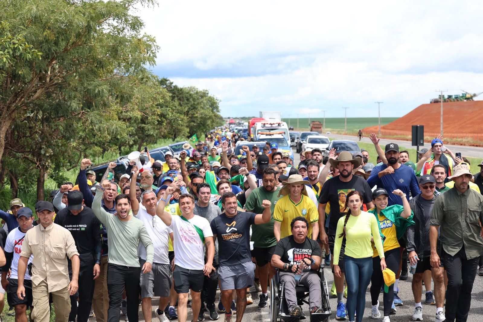 caminhada-nao-deve-passar-pela-papudinha,-avisa-nikolas-ferreira