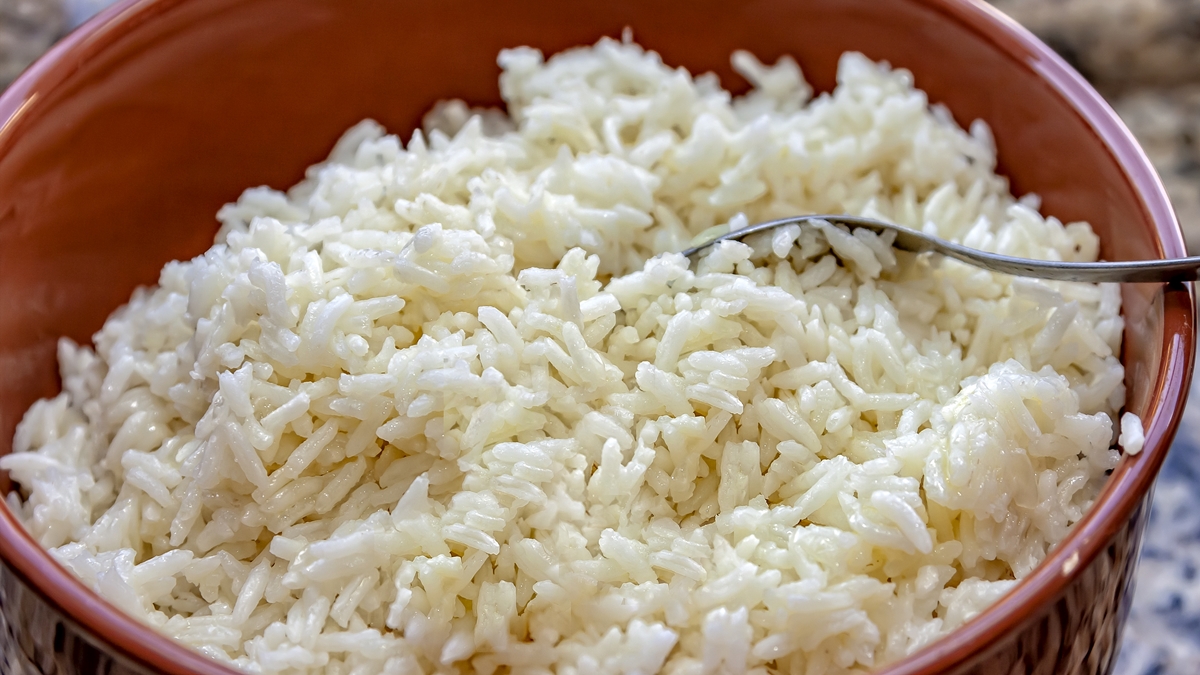 arroz-na-air-fryer:-chef-ensina-receita-facil-e-pratica
