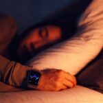 dormir-com-a-porta-aberta-ou-fechada?-o-que-cada-habito-pode-revelar