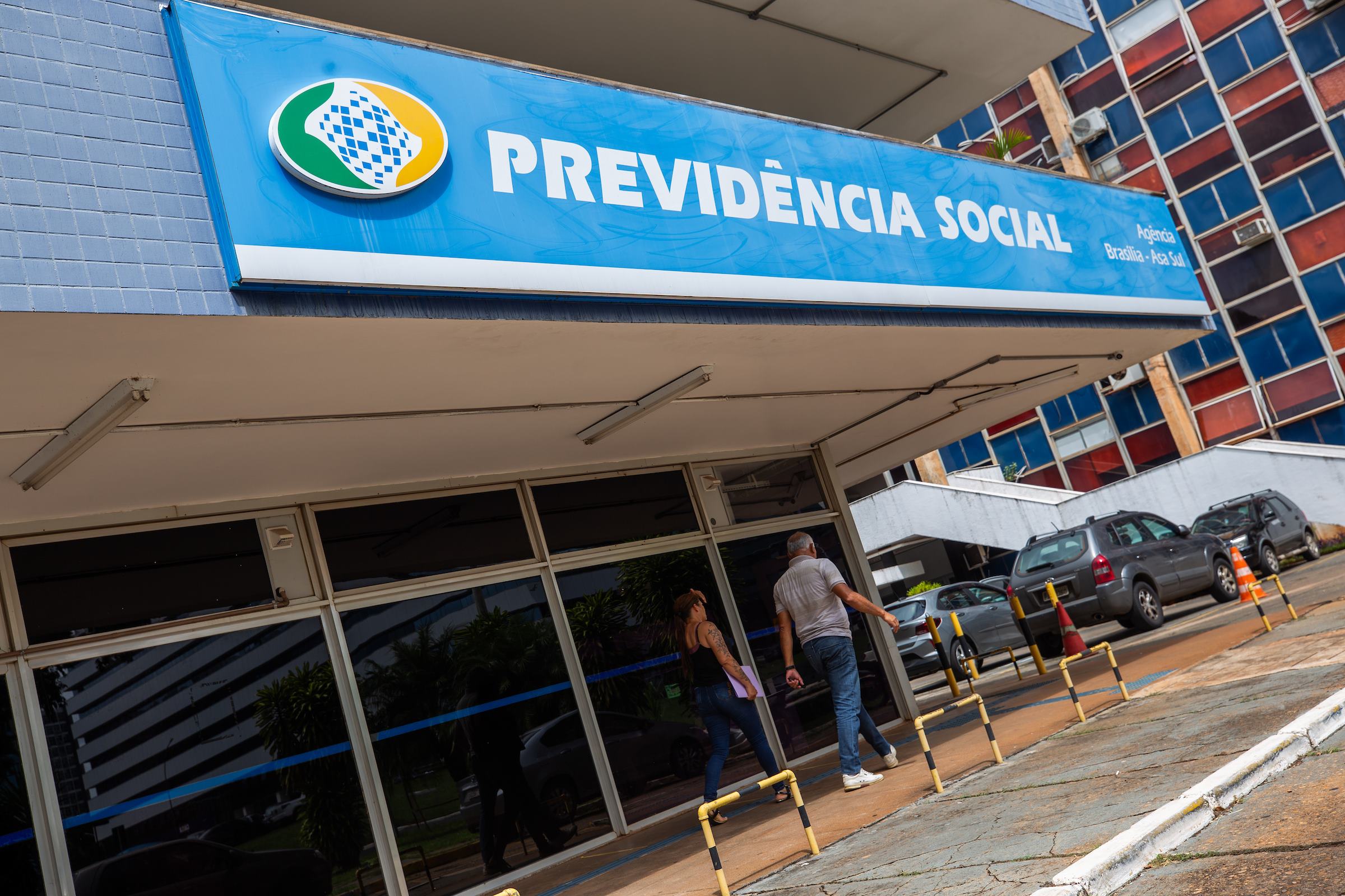 cgu-multa-em-r$-36-milhoes-empresa-responsavel-por-vigilancia-no-inss