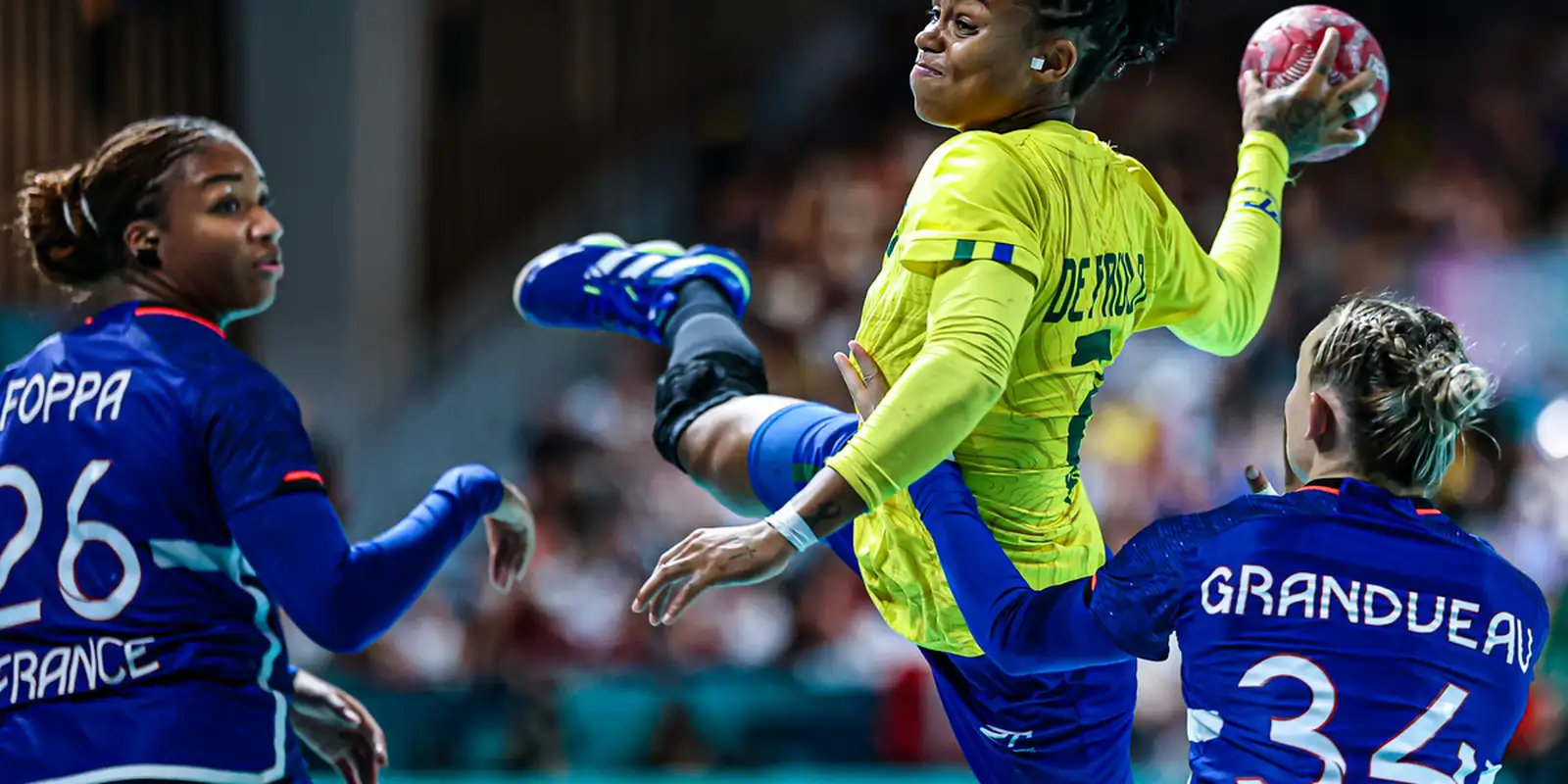 bruna-de-paula-concorre-ao-premio-de-melhor-atleta-de-handebol-de-2025