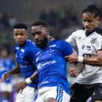 mineiro:-democrata-surpreende-e-vence-cruzeiro-na-estreia-de-gerson