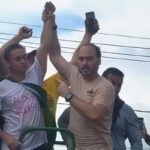 caminhada-de-minas-a-brasilia-reaproxima-nikolas-da-familia-bolsonaro?
