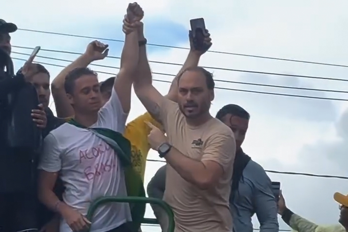 caminhada-de-minas-a-brasilia-reaproxima-nikolas-da-familia-bolsonaro?