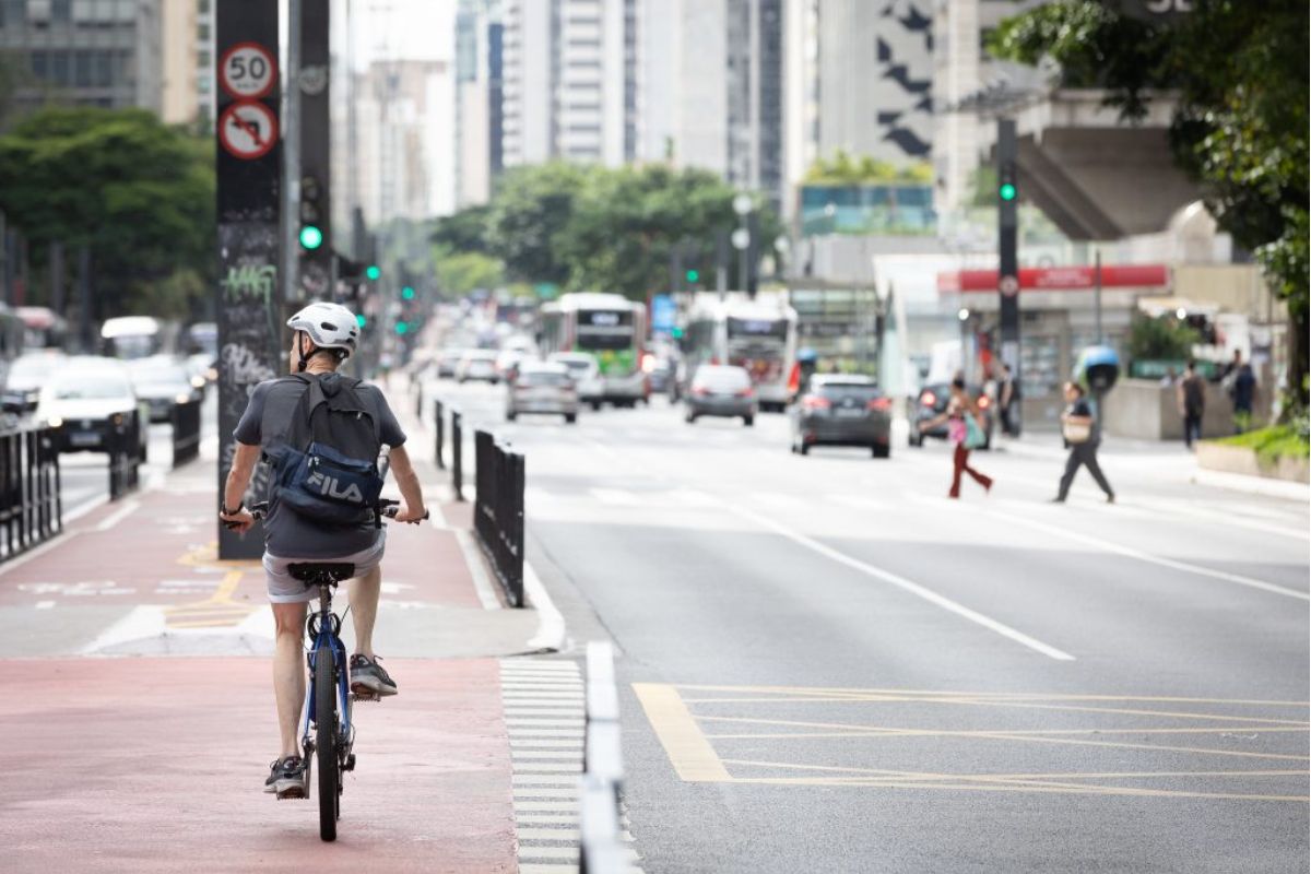 e-a-temperatura,-sobe?-como-fica-o-tempo-nesta-sexta-feira-em-sp