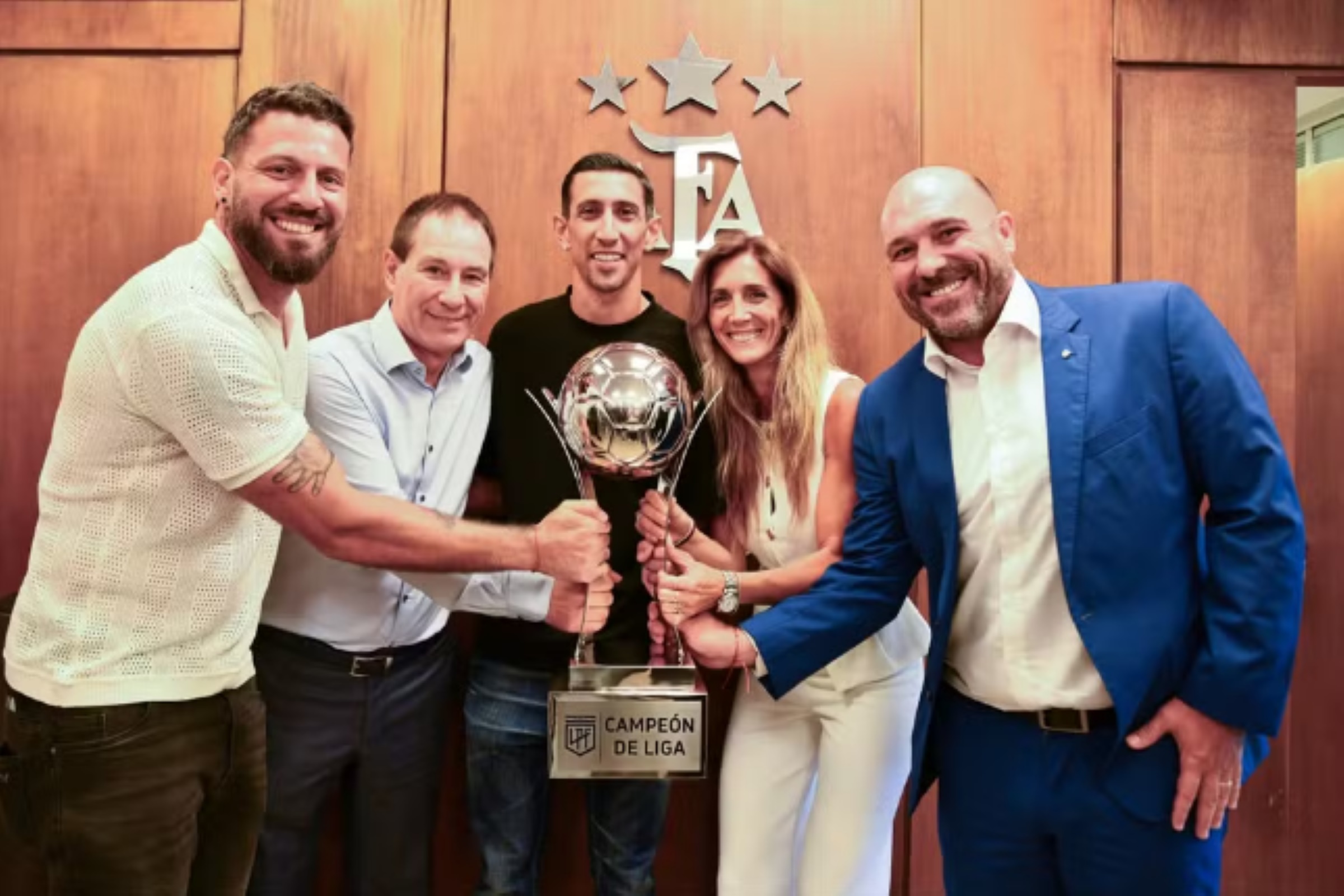 afa-cria-oitavo-titulo-a-ser-disputado-no-futebol-argentino;-confira