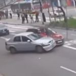 briga:-ciclista-e-atropelado-apos-quebrar-retrovisor-de-carro-em-sp.-veja-video