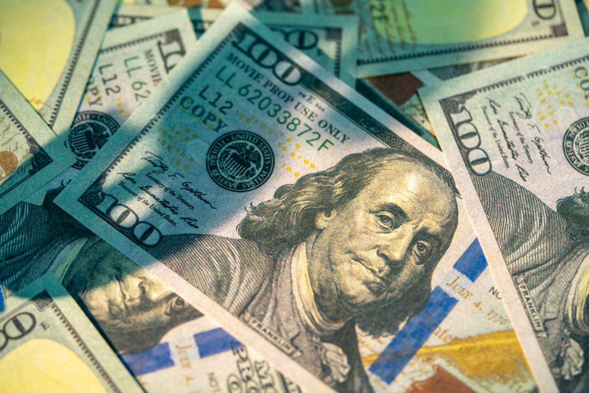 dolar-opera-em-leve-alta,-mas-segue-abaixo-dos-r$-5,30.-bolsa-sobe