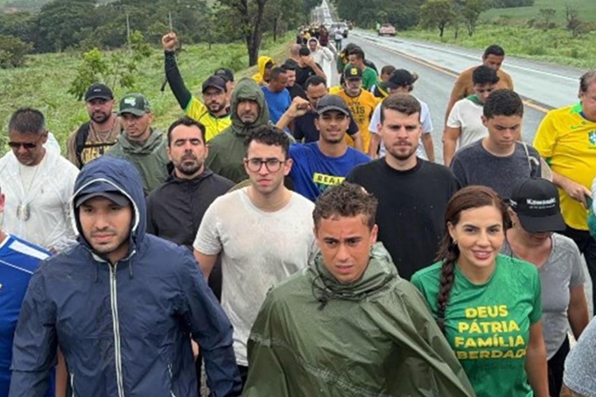prf-cobra-medidas-de-seguranca-apos-“riscos”-na-caminhada-de-nikolas