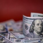 dolar-permanece-estavel-em-r$-5,28-e-bolsa-bate-quarto-recorde-seguido