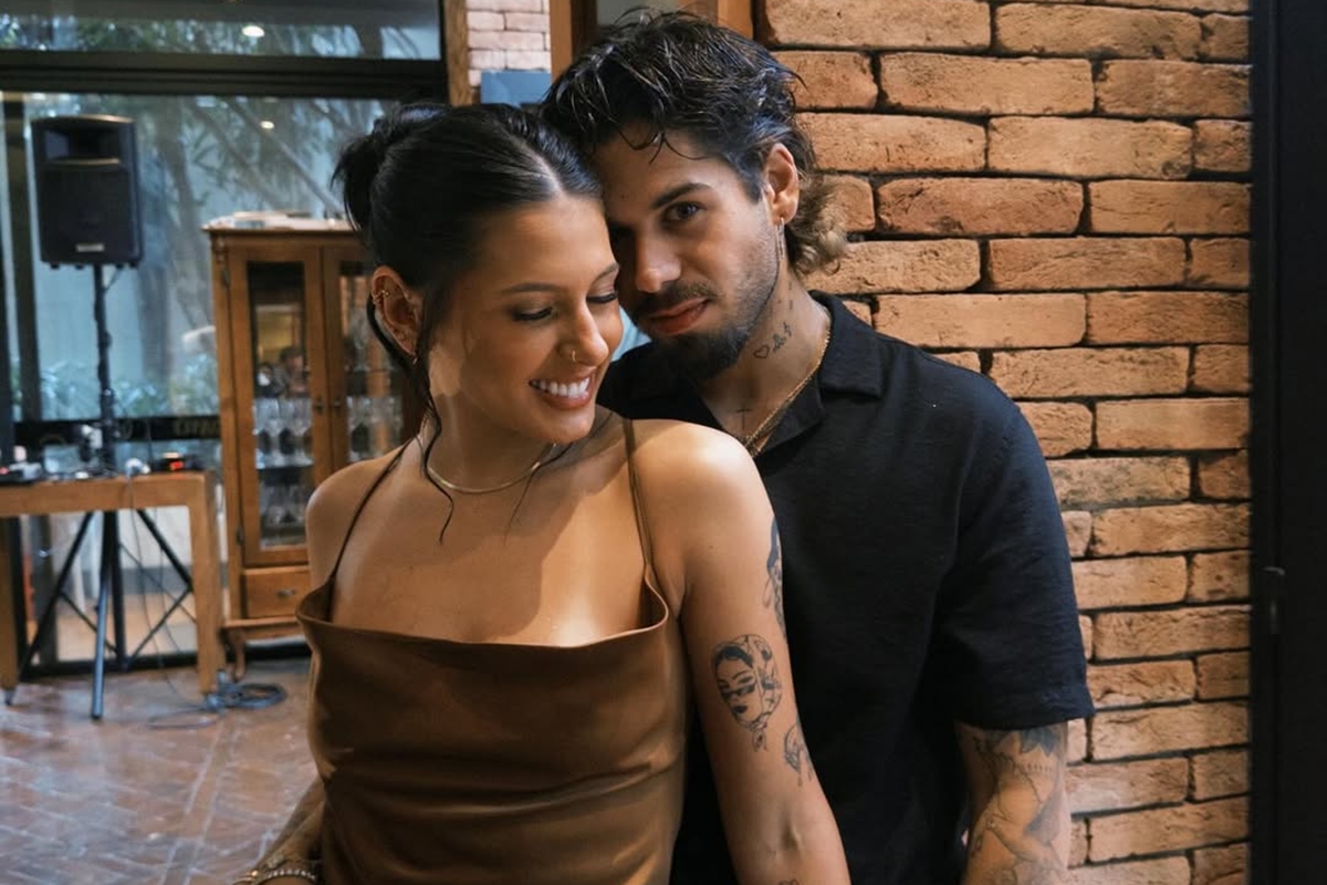 ze-felipe-faz-declaracao-inusitada-para-ana-castela-em-show-e-viraliza