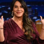 karla-sofia-reage-a-polemica-do-oscar-com-foto-de-havaianas.-entenda