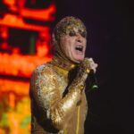 ney-matogrosso-empolga-publico-com-classicos-no-festival-de-verao