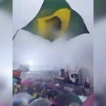 novo-video-mostra-momento-em-que-raio-atinge-ato-de-nikolas-ferreira.-veja-video